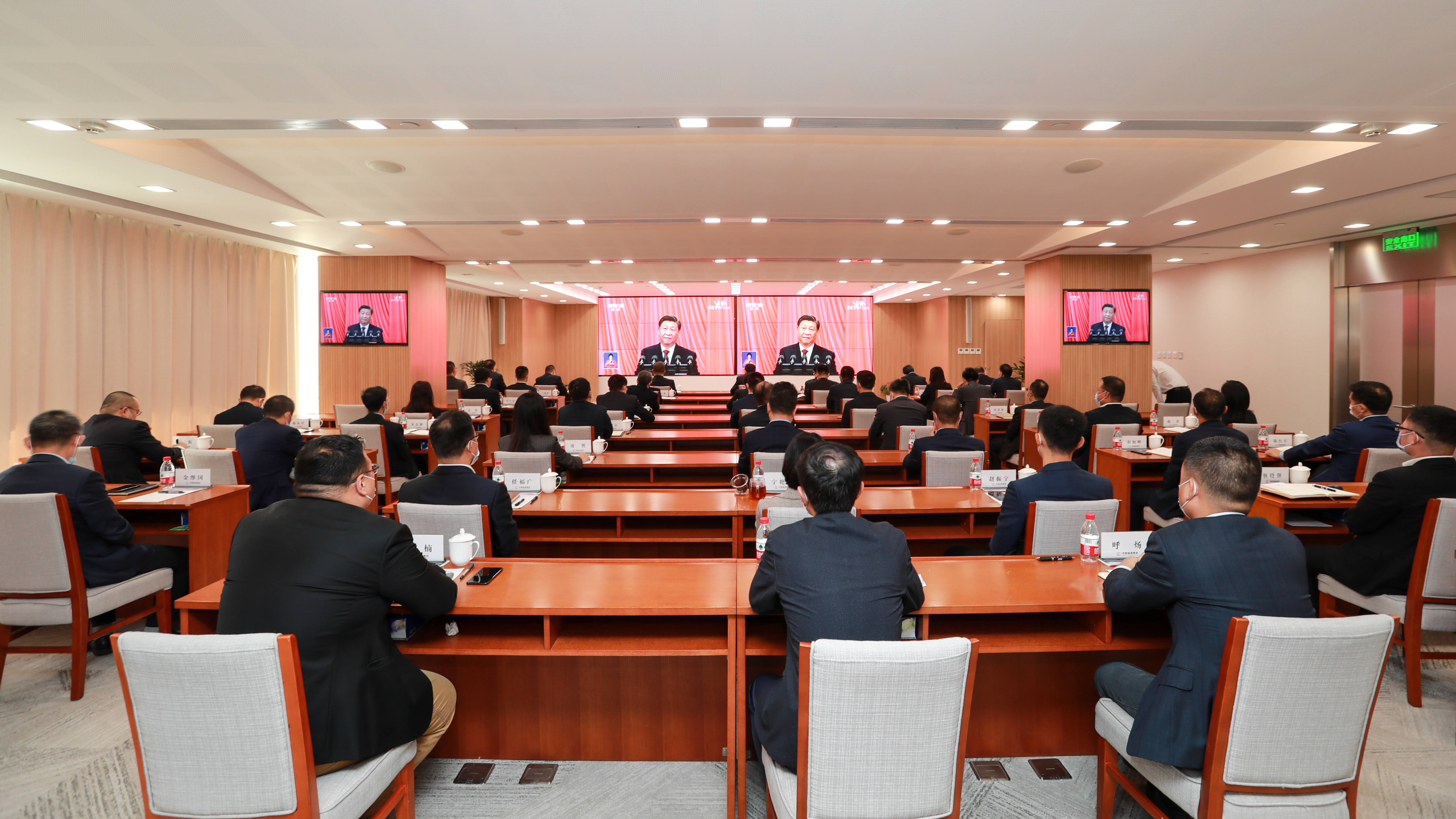 �й�k��Ǯ������Ա�ɲ�ְ�������տ����Ķ�ʮ��Ļ��ʢ��